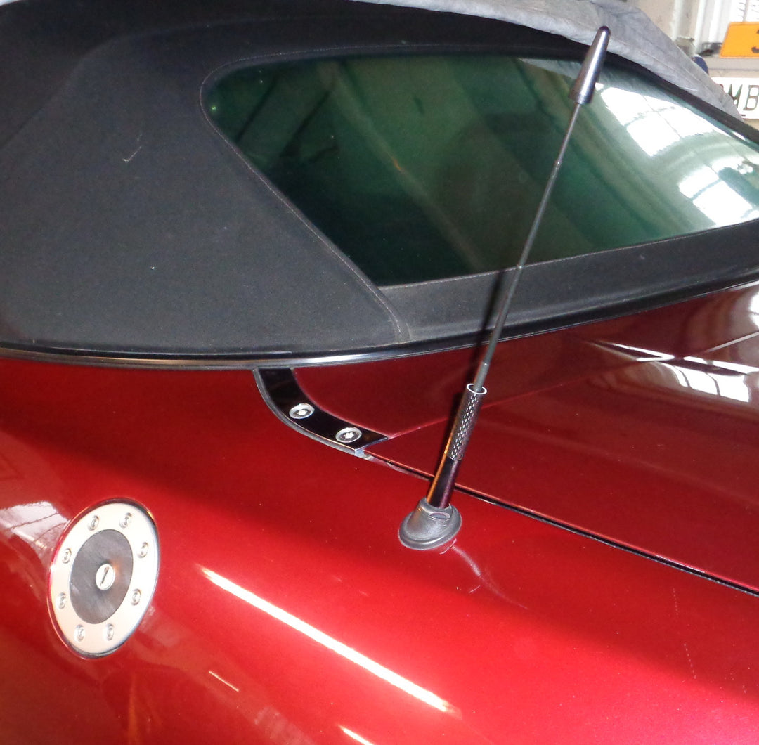 MG6 MG3 MGF MG TF WITH our Extending Aerial in Carbon & Black Finish